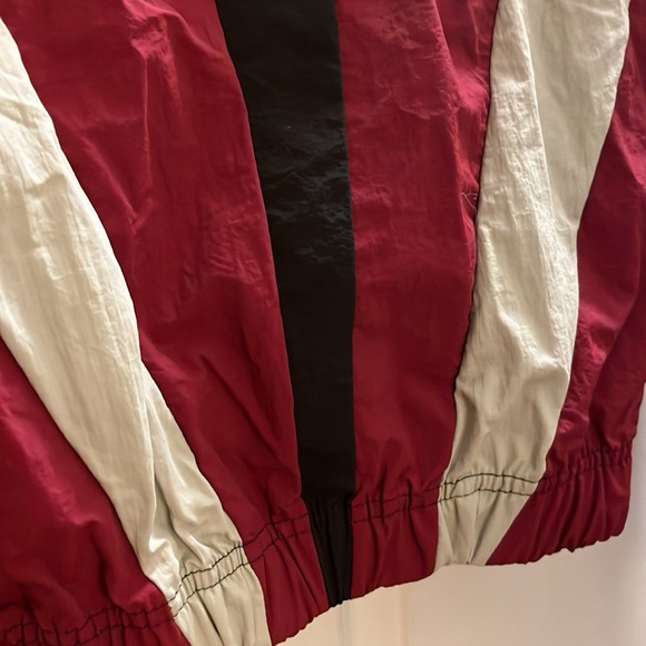 THE GIVING MOVEMENT| Colorblock Re-Shell100© Bomber Jacket - Picture 5 of 8